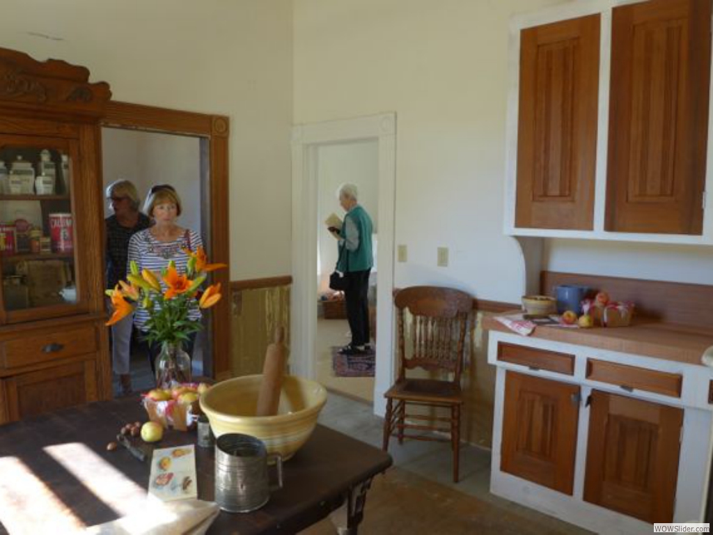Home Tour 2014 - 1000 F - 07