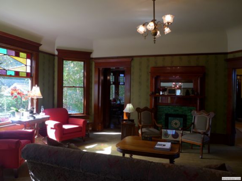 Home Tour 2014 - 1604 G - 06