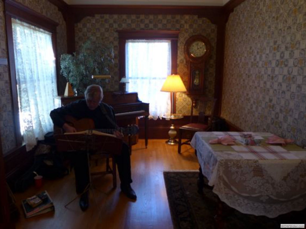 Home Tour 2014 - Daly Inn - 03