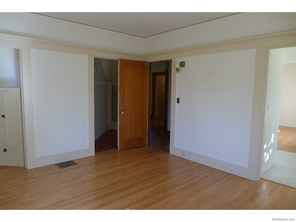 2434 E St 12