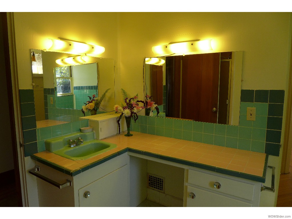 2434 E St 21